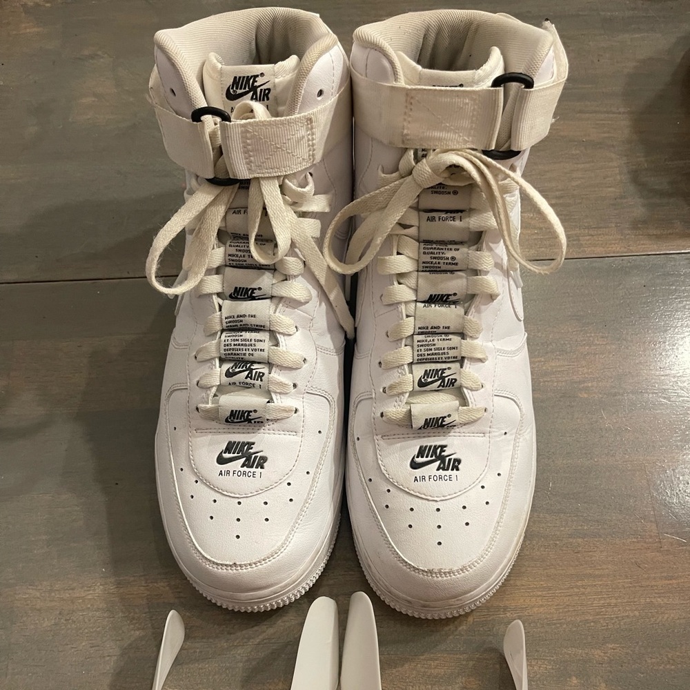 i’m selling White Airforce 1s in great condition - Picture 2 of 6